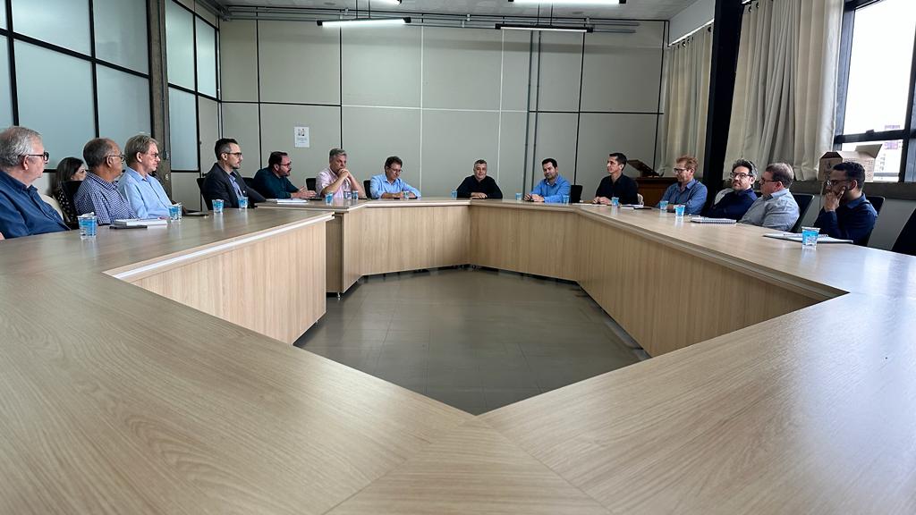 OAB Cascavel participa de reunião na prefeitura do município